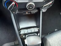 Usado Kia Stonic 101 HP (74 kW) 2023 Cinzento SUV