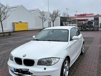 Gebraucht BMW 116 122 PS (89 kW) 2007 Weiß Kleinwagen