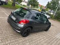 Gebraucht Peugeot 208 Allure 92 PS (67 kW) 2012 Grau Kleinwagen