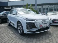 Gebraucht Audi Q6 e-tron S-Line 284 kW (387 PS) 2024 Gletscherweiß metallic SUV