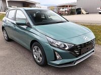 Neu Hyundai i20 Select 90 PS (66 kW) 2025 Mangrove green mineraleffekt Kleinwagen