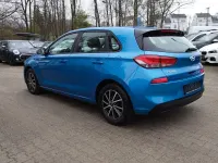 Gebraucht Hyundai i30 Select 99 PS (72 kW) 2018 Blau Limousine