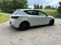 Używany Seat Leon FR 179 KM (131 kW) 2018 Biały Sedan/Limuzyna