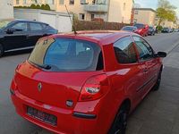 Gebraucht Renault Clio II Dynamique 75 PS (55 kW) 2007 Rot Kleinwagen