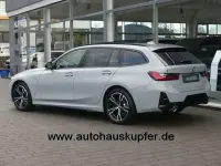 Gebraucht BMW 330e Performance 292 PS (214 kW) 2024 Brooklyngrau Kombi