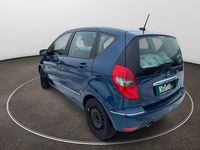 Gebraucht Mercedes A180 116 PS (85 kW) 2010 Blau Limousine