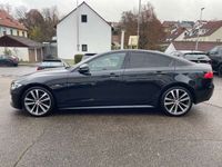 gebraucht Jaguar XE R-Sport *Panoramadach* Black Pack Exterieur *