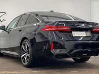 Gebraucht BMW 550e Comfort Edition 490 PS (360 kW) 2025 Carbonschwarz metallic Limousine
