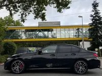 Gebraucht BMW 320 M Sport 190 PS (139 kW) 2025 Black sapphire metallic Limousine
