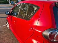 Gebraucht Toyota Aygo 50 PS (36 kW) 2009 Rot Kleinwagen