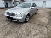 Gebraucht Mercedes E220 150 PS (110 kW) 2002 Silber Limousine