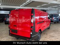 Gebraucht Renault Trafic Komfort 125 PS (91 kW) 2016 Rot Van / Kleinbus