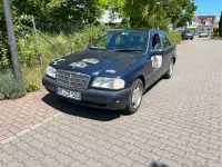 Gebraucht Mercedes C180 122 PS (89 kW) 1997 Blau Limousine