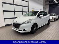 Gebraucht Peugeot 208 Active 82 PS (60 kW) 2015 Weiß Kleinwagen