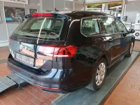 Gebraucht VW Passat 122 PS (89 kW) 2023 Schwarz Kombi