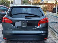 Gebraucht Ford Focus Business Edition 125 PS (91 kW) 2015 Grau Kombi
