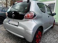 Gebraucht Toyota Aygo 70 PS (51 kW) 2009 Silber Kleinwagen