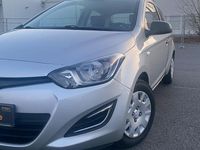 Gebraucht Hyundai i20 Edition 86 PS (63 kW) 2015 Silber