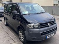 Używany VW Caravelle 179 KM (131 kW) 2012 Czarny Van