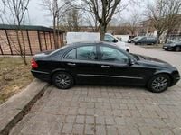 Second-hand Mercedes E240 177 CP (130 kW) 2004 Negru Berlinǎ
