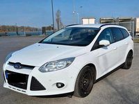 Gebraucht Ford Focus Trend 125 PS (91 kW) 2014 Weiß Kombi