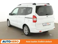Gebraucht Ford Tourneo Courier Titanium 101 PS (74 kW) 2016 Weiß Van / Kleinbus