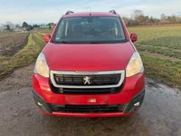 Gebraucht Peugeot Partner Tepee Allure 110 PS (80 kW) 2017 Rot Van / Kleinbus
