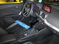 Gebraucht Audi Q2 Advanced 150 PS (110 kW) 2023 Floret silver SUV