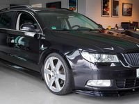 Gebraucht Skoda Superb Exclusive 140 PS (102 kW) 2013 Cerna magic/black magic Kombi
