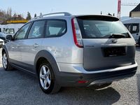 Gebraucht Ford Focus Style 101 PS (74 kW) 2010 Silber Kombi