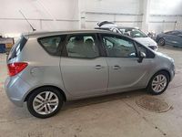 Gebraucht Opel Meriva 101 PS (74 kW) 2011 Silbersee/perl silber (m2) Van / Kleinbus