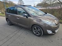 Gebraucht Renault Scénic III 150 PS (110 kW) 2011 Braun Van / Kleinbus