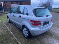 Gebraucht Mercedes B150 95 PS (69 kW) 2007 Silber Van / Kleinbus