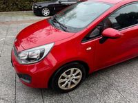 Gebraucht Kia Rio Edition 7 109 PS (80 kW) 2013 Rot Kleinwagen