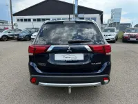 Gebraucht Mitsubishi Outlander Plus 192 PS (141 kW) 2016 Blau SUV