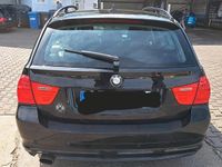 Gebraucht BMW 320 145 PS (106 kW) 2009 Schwarz Kombi