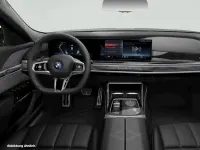 Gebraucht BMW M760e 571 PS (419 kW) 2025 Grau Limousine