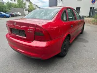 Usata Opel Vectra 101 CV (74 kW) 2001 Rosso Berlina