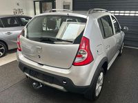 Gebraucht Dacia Sandero Stepway 84 PS (61 kW) 2011 Silber Limousine