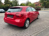 Używany Mercedes A180 122 KM (89 kW) 2017 Czerwony Sedan/Limuzyna