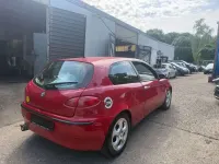 Gebraucht Alfa Romeo 147 Distinctive 105 PS (77 kW) 2001 Rot Kleinwagen