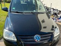 Gebraucht VW Fox 60 PS (44 kW) 2011 Schwarz Kleinwagen