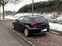 Gebraucht BMW 116 122 PS (89 kW) 2010 Schwarz Kleinwagen