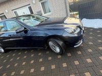 Gebraucht Mercedes E220 Elegance 170 PS (125 kW) 2014 Blau Limousine