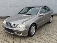 Gebraucht Mercedes C180 Elegance 143 PS (105 kW) 2006 Cubanitsilber metallic (metallic) Limousine