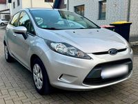 Gebraucht Ford Fiesta 82 PS (60 kW) 2011 Silber Kleinwagen