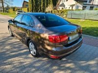 Usado VW Jetta 105 HP (77 kW) 2012 Castanho Sedan