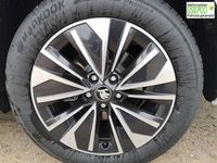 Neu Skoda Superb Selection 220 PS (161 kW) 2025 Pebble silver metallic Kombi