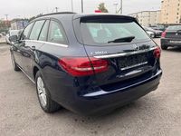 Gebraucht Mercedes C180 122 PS (89 kW) 2020 Blau Kombi