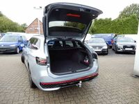 Gebraucht VW Passat Style 150 PS (110 kW) 2024 Silber Kombi